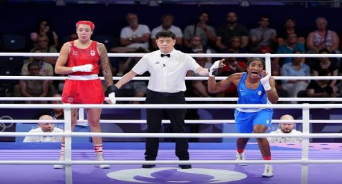 سيندي نجامبا تدخل التاريخ من أوسع أبوابه وتضمن الميدالية الأولى اللاجئين في تاريخ الأولمبياد